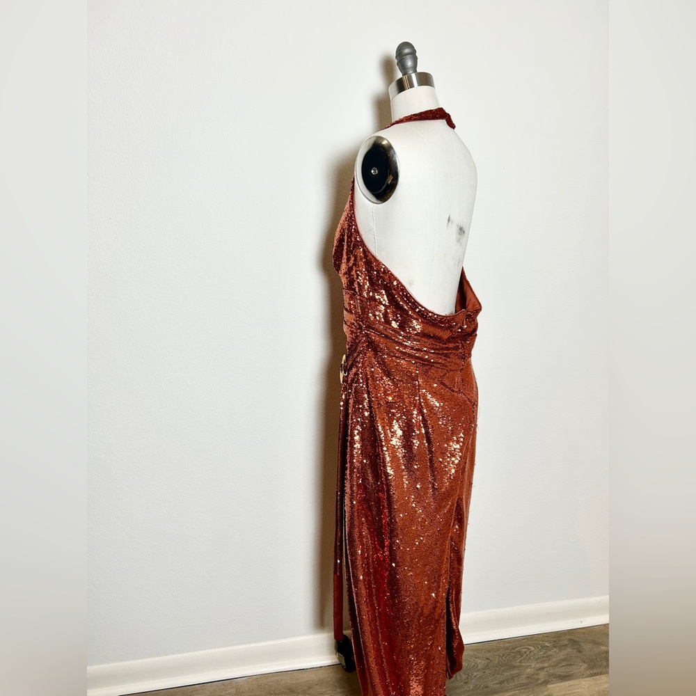 NWT Halston Copper Sequin Halter V Gown Dress Heart Buckle Sleeveless Size 14 - Picture 9 of 13